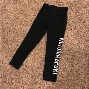 Victoria Sport Crop Leggings